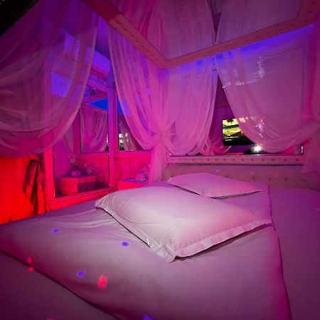 Anadi Hotel Boutique Only Adult Braşov Dış mekan fotoğraf