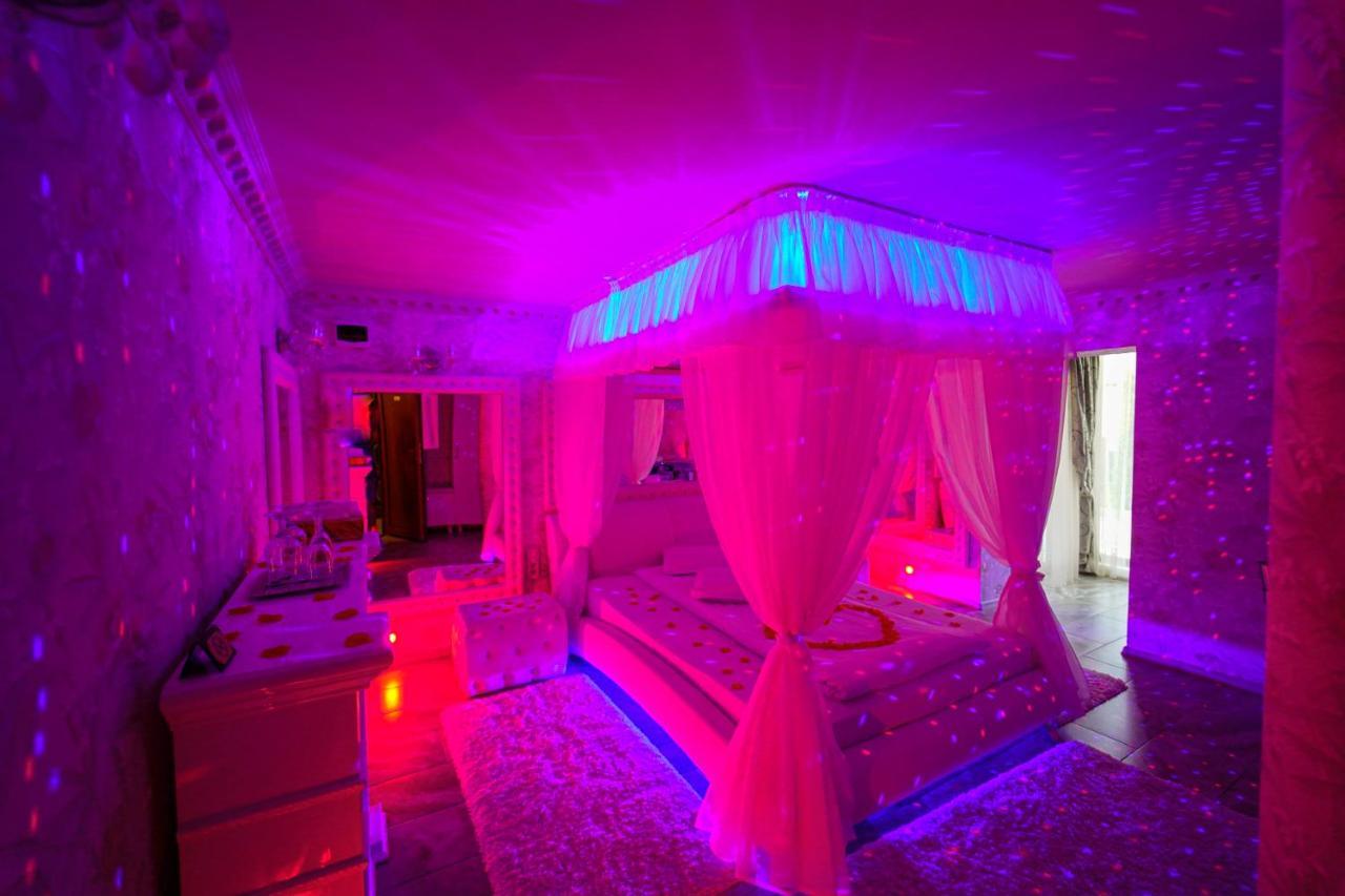 Anadi Hotel Boutique Only Adult Braşov Dış mekan fotoğraf