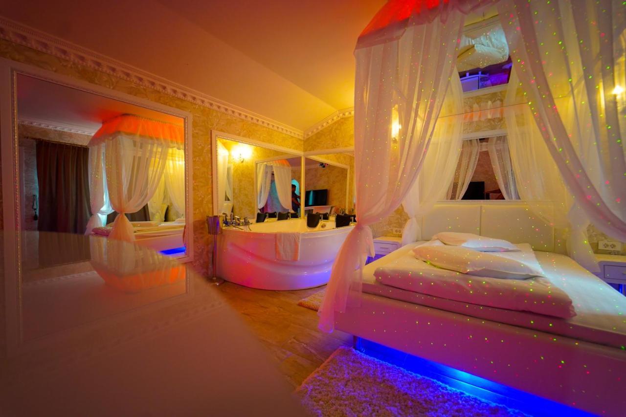 Anadi Hotel Boutique Only Adult Braşov Dış mekan fotoğraf
