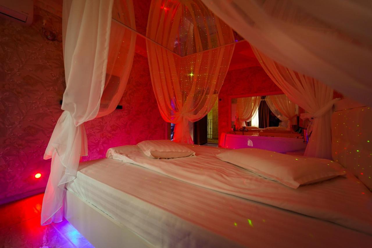 Anadi Hotel Boutique Only Adult Braşov Dış mekan fotoğraf
