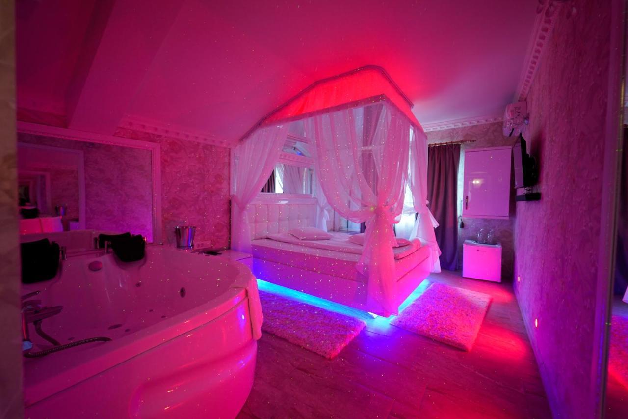 Anadi Hotel Boutique Only Adult Braşov Dış mekan fotoğraf