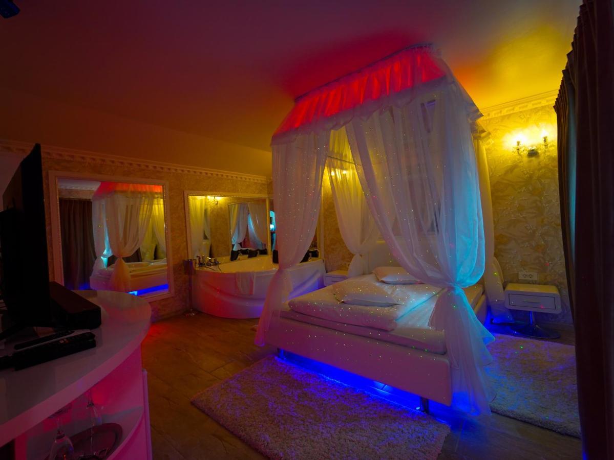 Anadi Hotel Boutique Only Adult Braşov Dış mekan fotoğraf