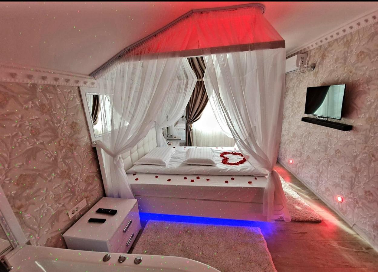 Anadi Hotel Boutique Only Adult Braşov Dış mekan fotoğraf