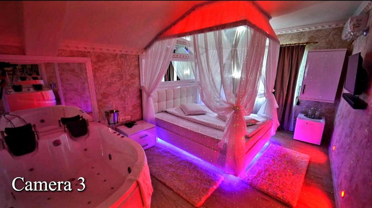 Anadi Hotel Boutique Only Adult Braşov Dış mekan fotoğraf