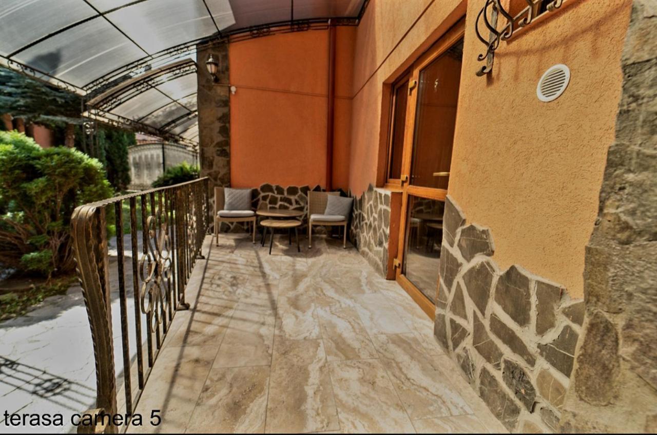 Anadi Hotel Boutique Only Adult Braşov Dış mekan fotoğraf