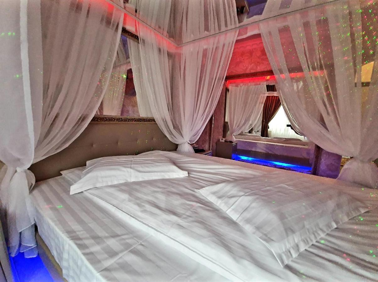 Anadi Hotel Boutique Only Adult Braşov Dış mekan fotoğraf