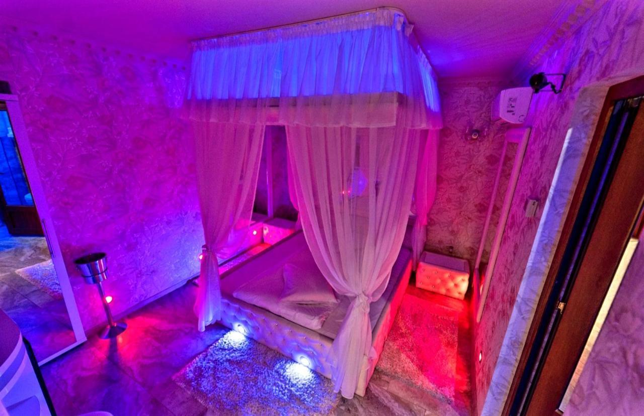 Anadi Hotel Boutique Only Adult Braşov Dış mekan fotoğraf