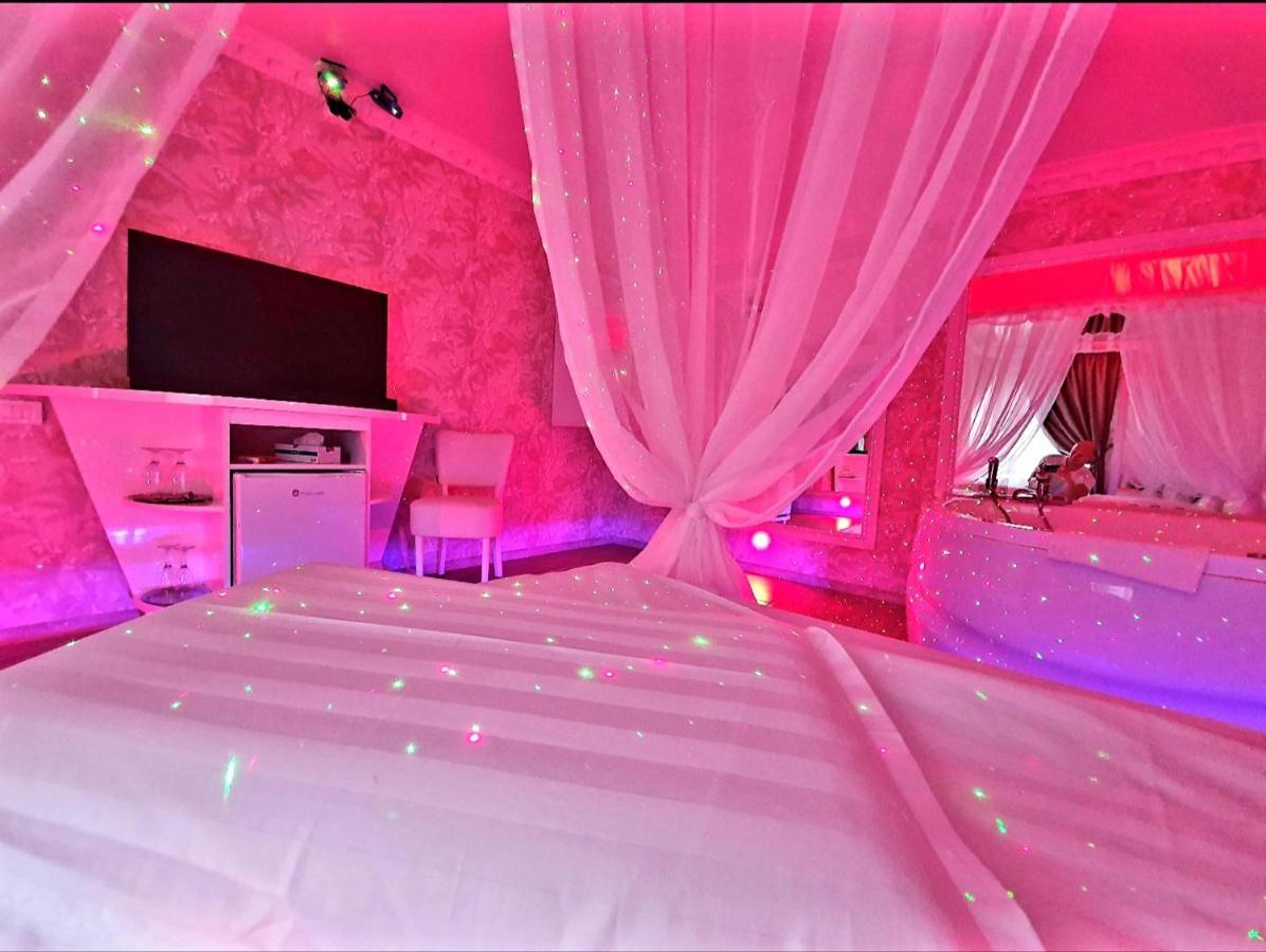 Anadi Hotel Boutique Only Adult Braşov Dış mekan fotoğraf