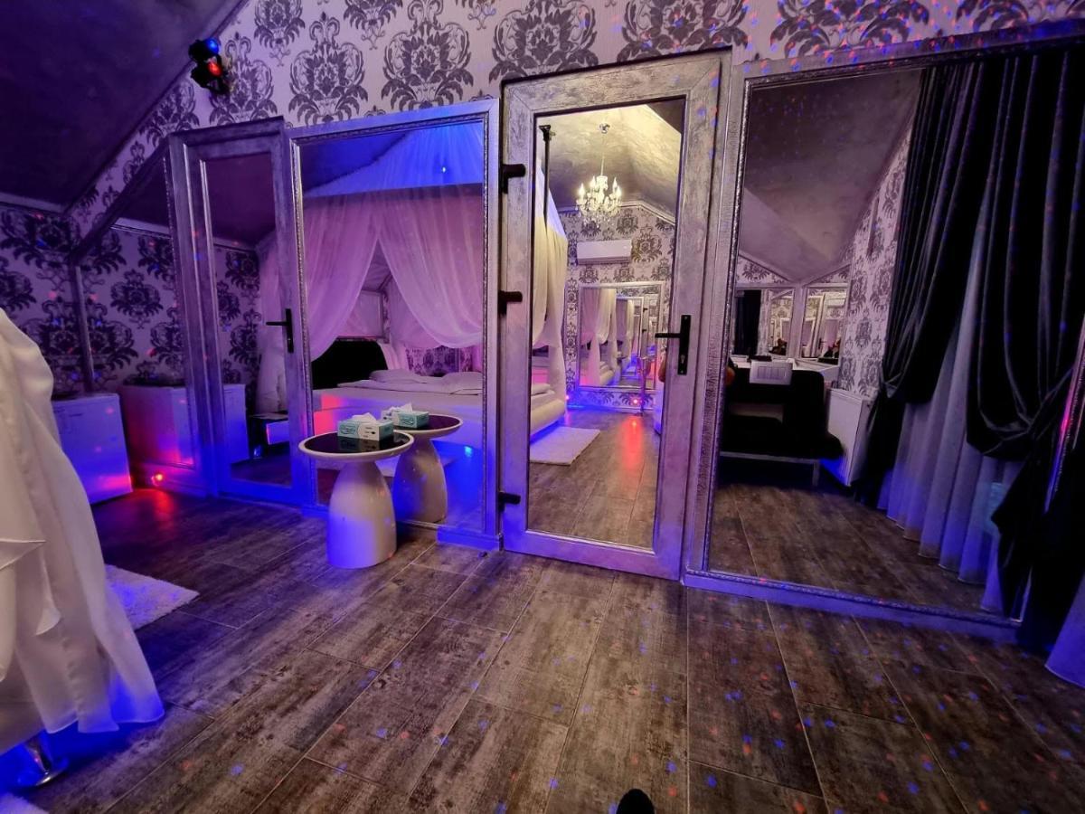 Anadi Hotel Boutique Only Adult Braşov Dış mekan fotoğraf