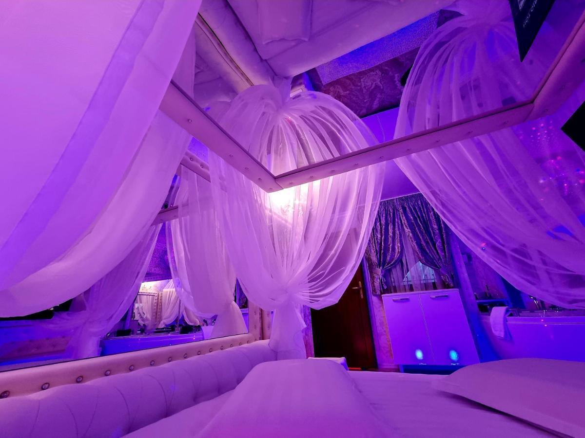Anadi Hotel Boutique Only Adult Braşov Dış mekan fotoğraf