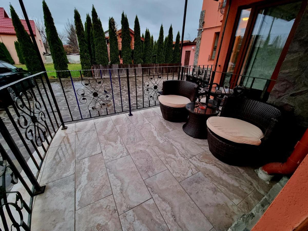 Anadi Hotel Boutique Only Adult Braşov Dış mekan fotoğraf