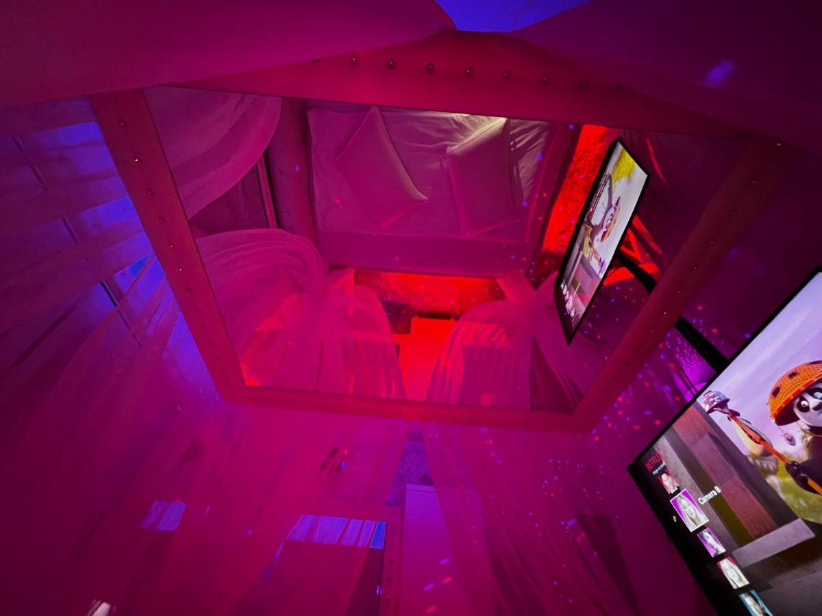 Anadi Hotel Boutique Only Adult Braşov Dış mekan fotoğraf