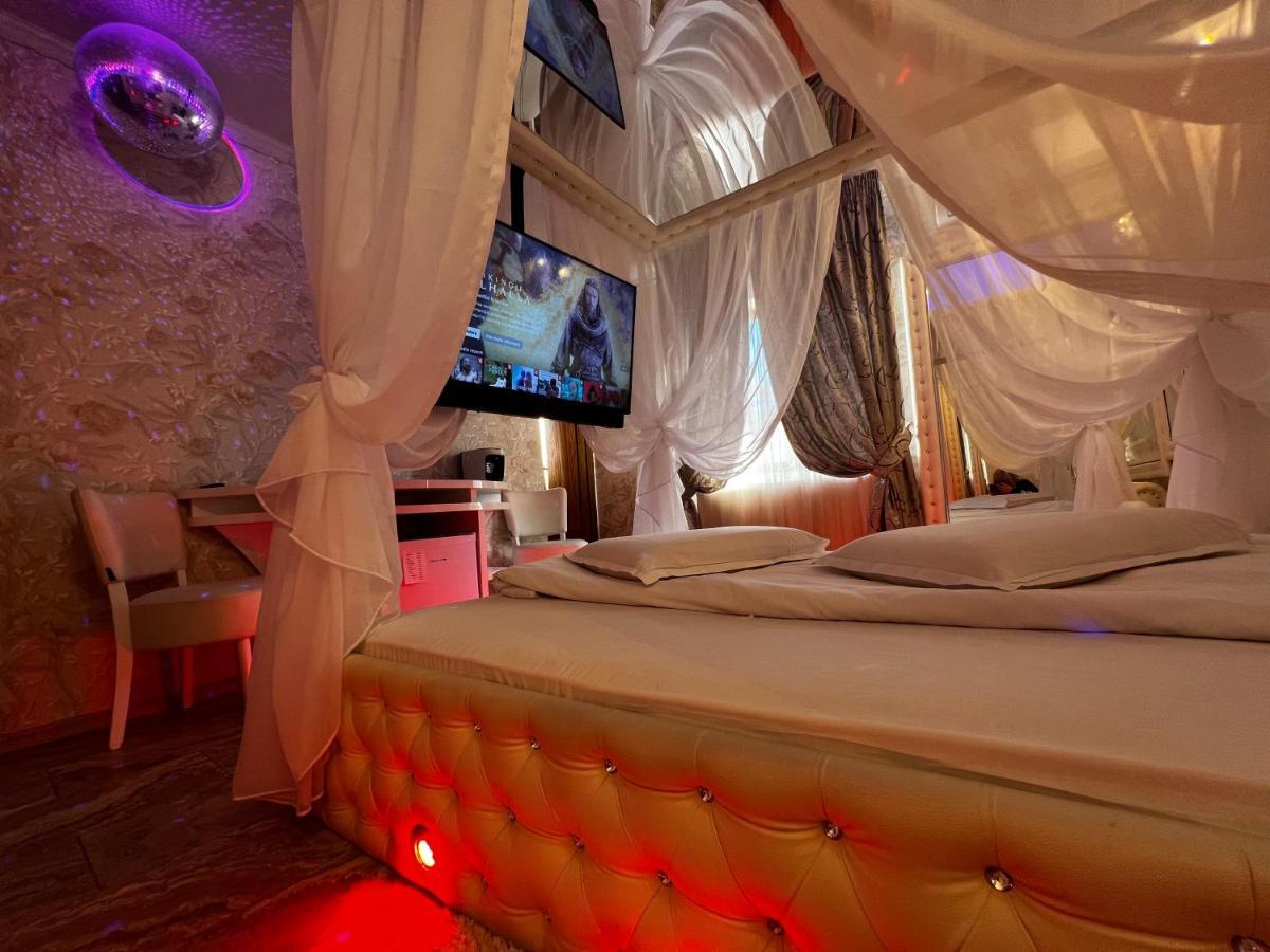 Anadi Hotel Boutique Only Adult Braşov Dış mekan fotoğraf