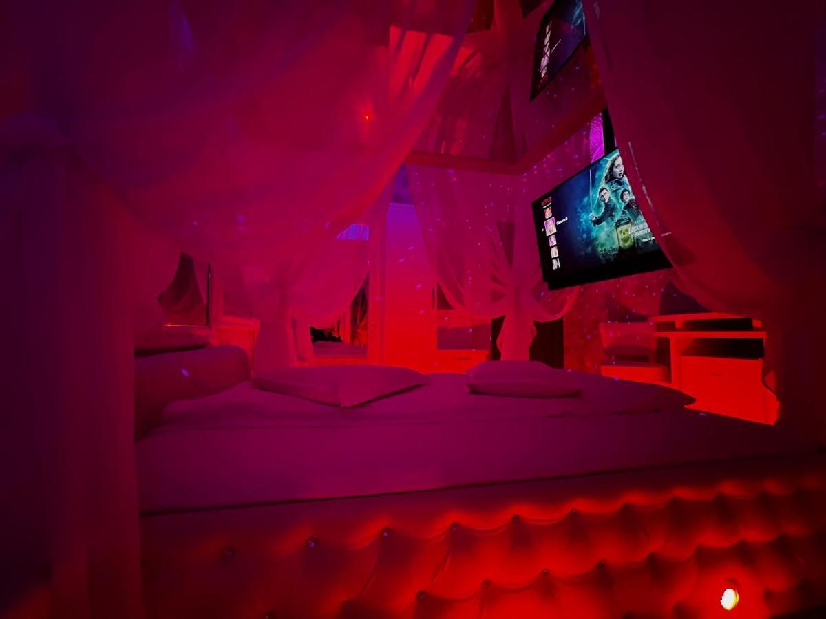 Anadi Hotel Boutique Only Adult Braşov Dış mekan fotoğraf