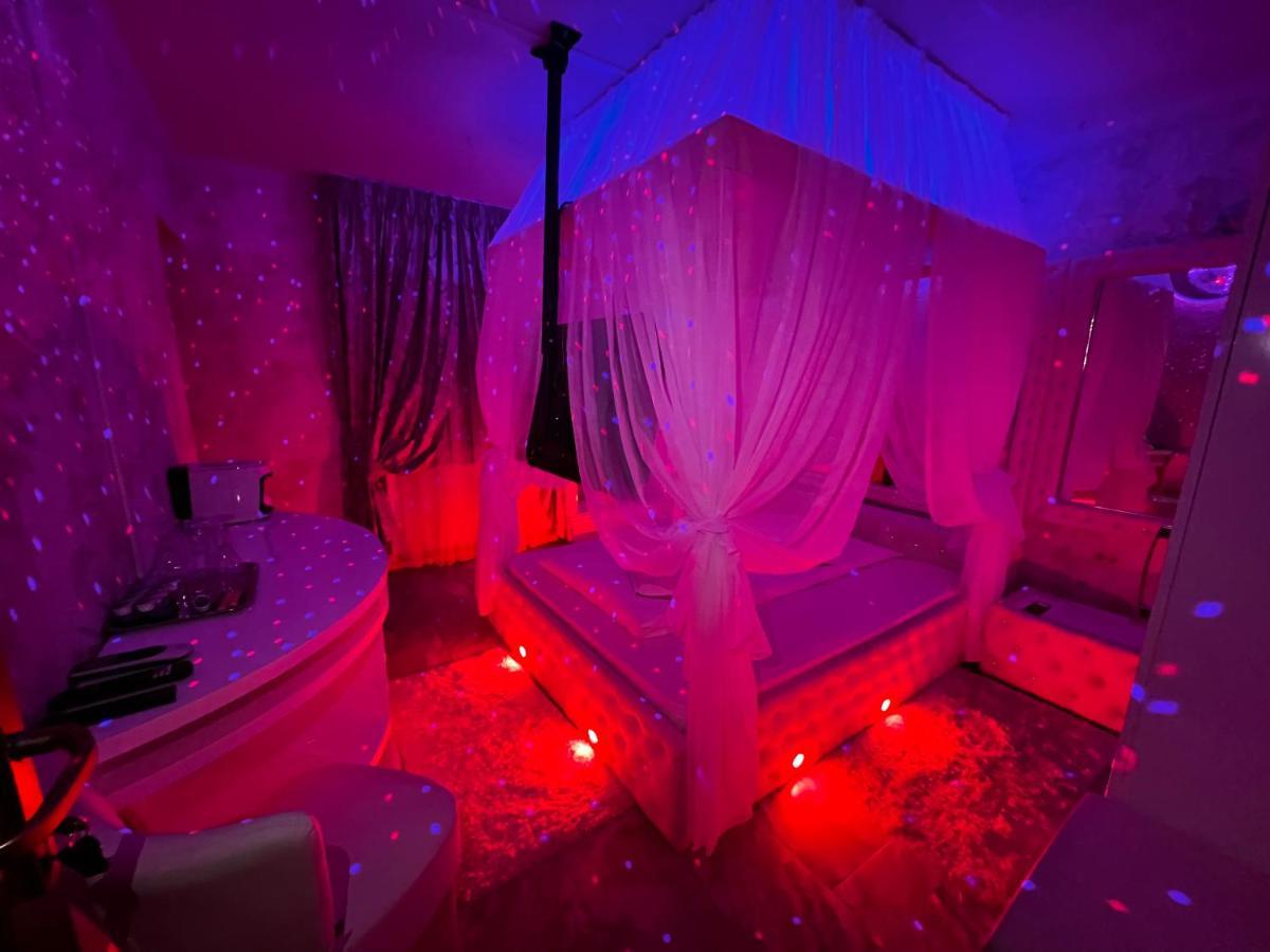 Anadi Hotel Boutique Only Adult Braşov Dış mekan fotoğraf