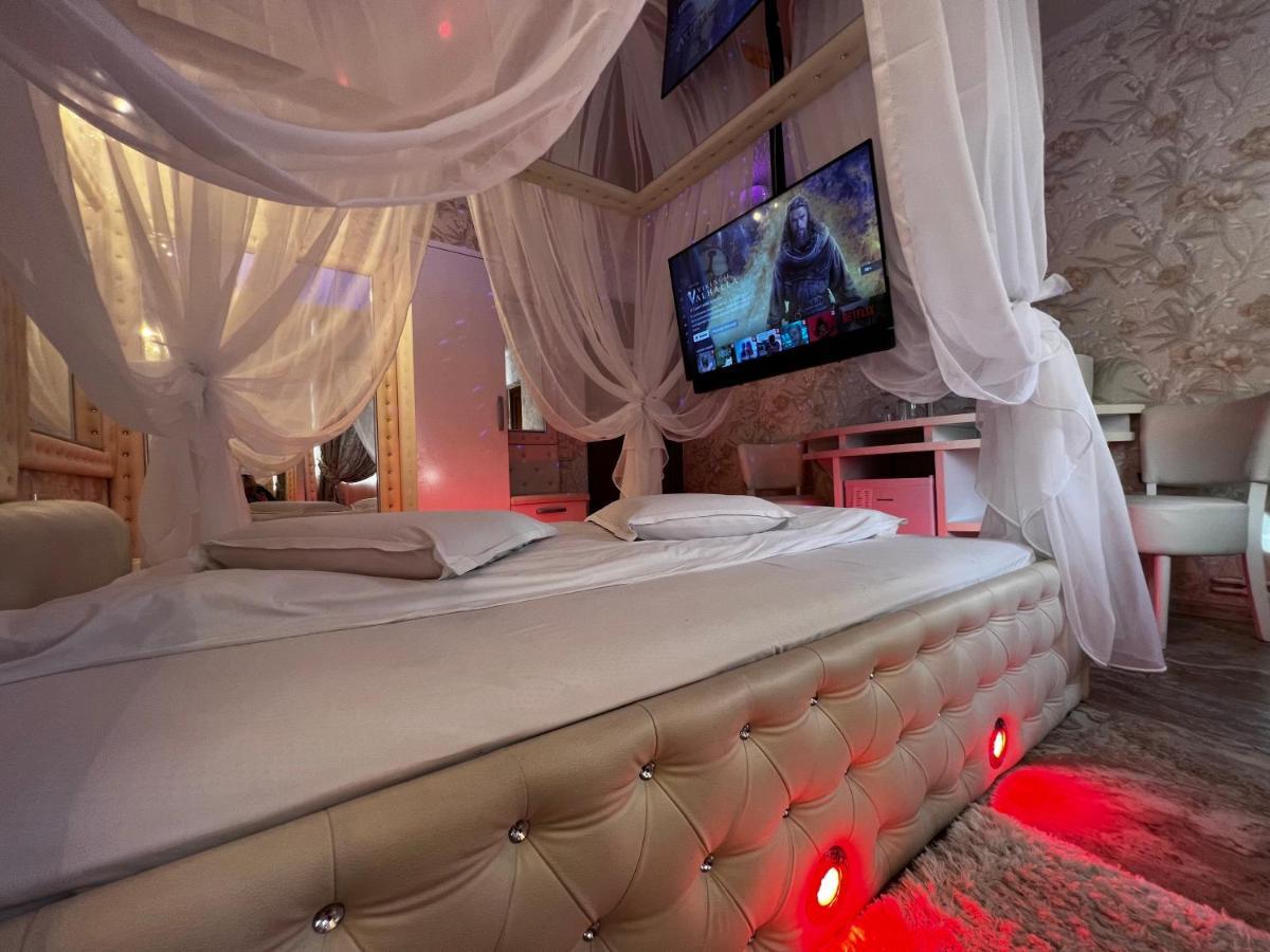 Anadi Hotel Boutique Only Adult Braşov Dış mekan fotoğraf