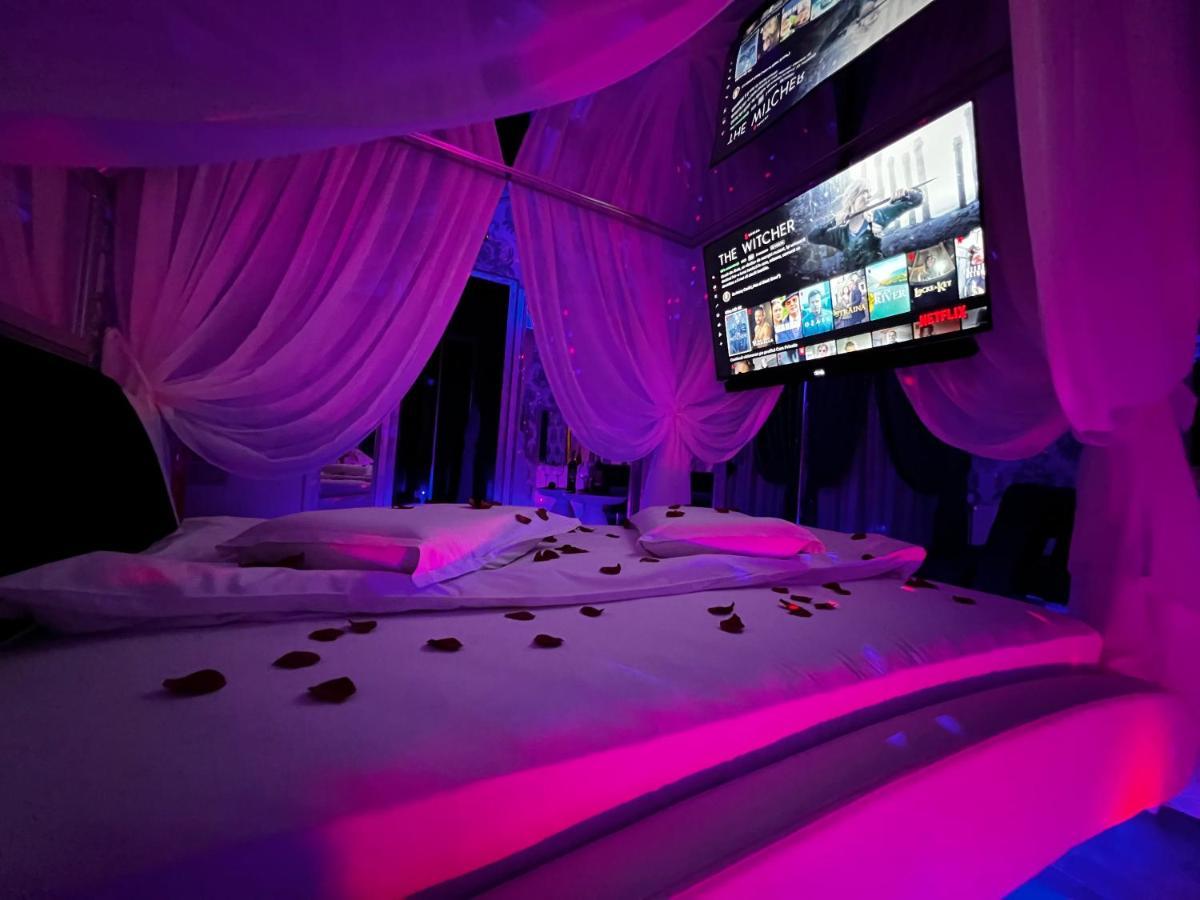 Anadi Hotel Boutique Only Adult Braşov Dış mekan fotoğraf