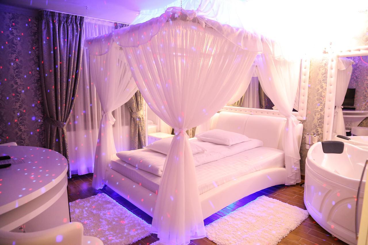 Anadi Hotel Boutique Only Adult Braşov Dış mekan fotoğraf